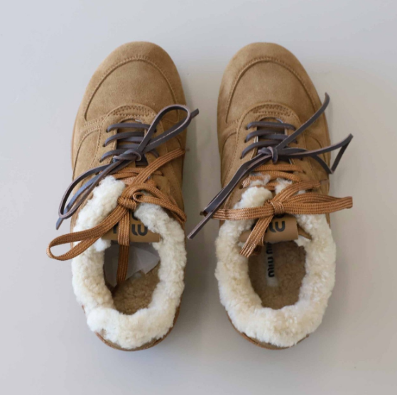 (국내배송) 미우미우 레더 스웨이드 스니커즈