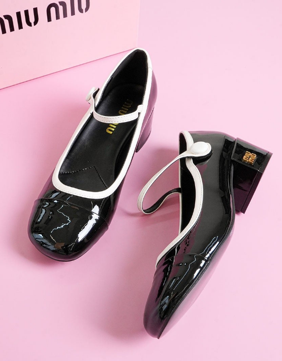 (국내배송) 미우미우 투톤 페이턴트 레더 메리제인 펌프스