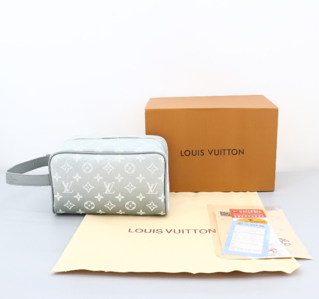 (국내배송) 루이비통 락커 돕 키트 클러치 파우치백