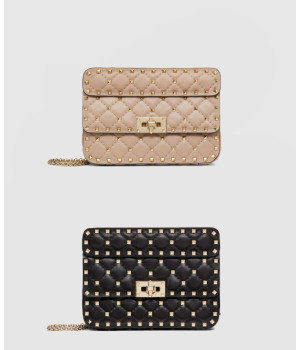 발렌티노 락스터드 스몰 스파이크백