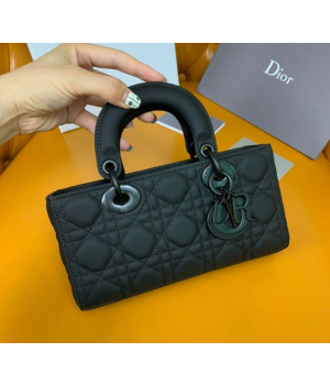 (국내배송) 디올 레이디 D 조이 까나쥬 스킨 매트블랙 스몰 토트백