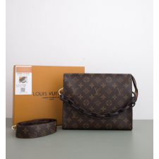 (국내배송) 루이비통 토일레트리 파우치 온 체인 크로스백