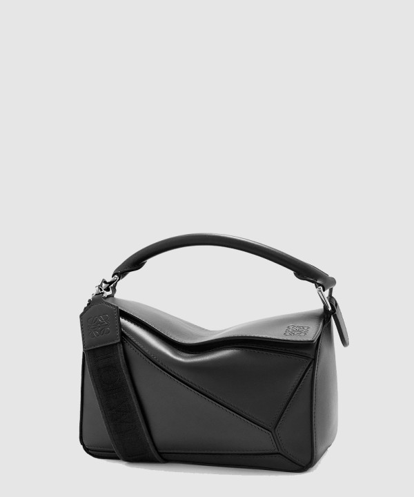 로에베 스몰 퍼즐백 새틴 카프스킨