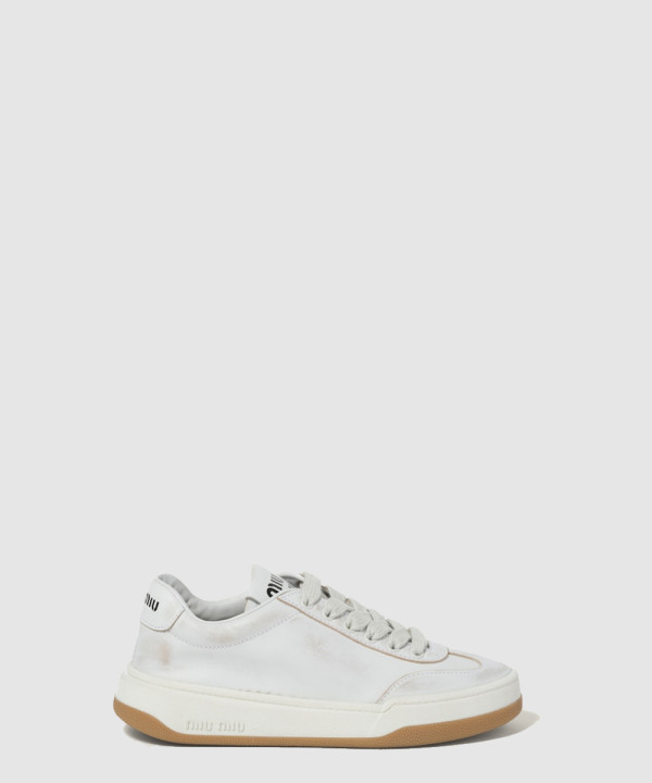미우미우 로고 블리치드 레더 스니커즈 5E118E
