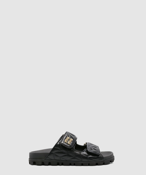 미우미우 마테라쎄 나파 레더 슬라이드 5XX640