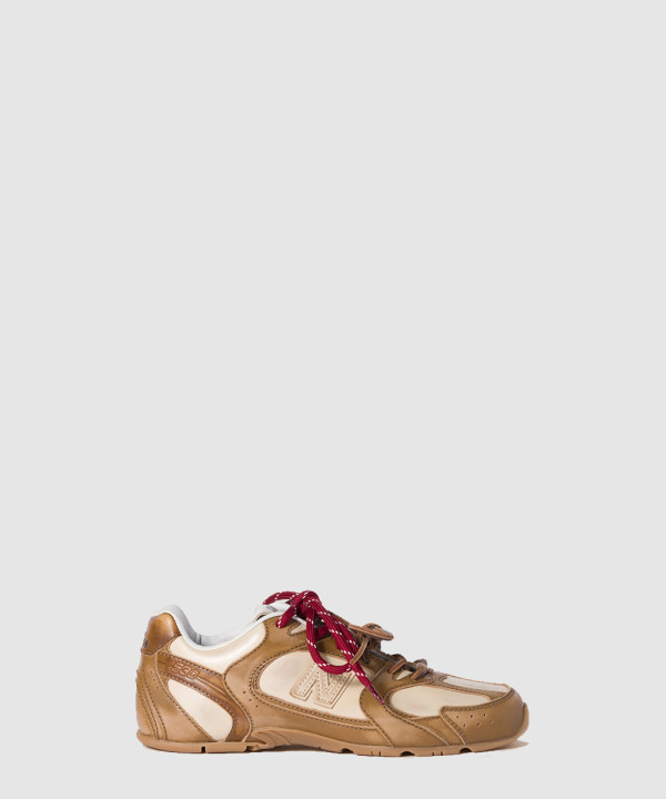 미우미우 X 뉴발란스 530 SL 테코 송아지 가죽 스니커즈 5E165E