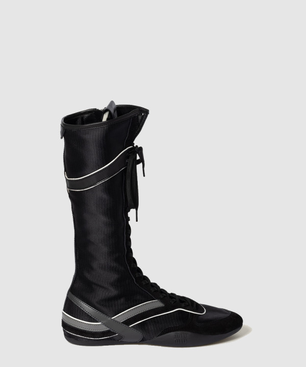 미우미우 김나지움 기능성 소재 및 스웨이드 복서 부츠 5W429E