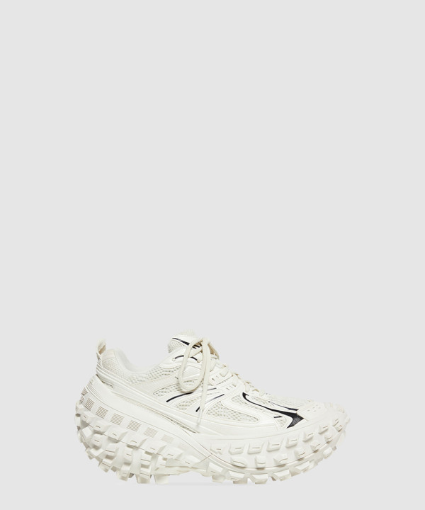 발렌시아가 디펜더 스니커즈 685611