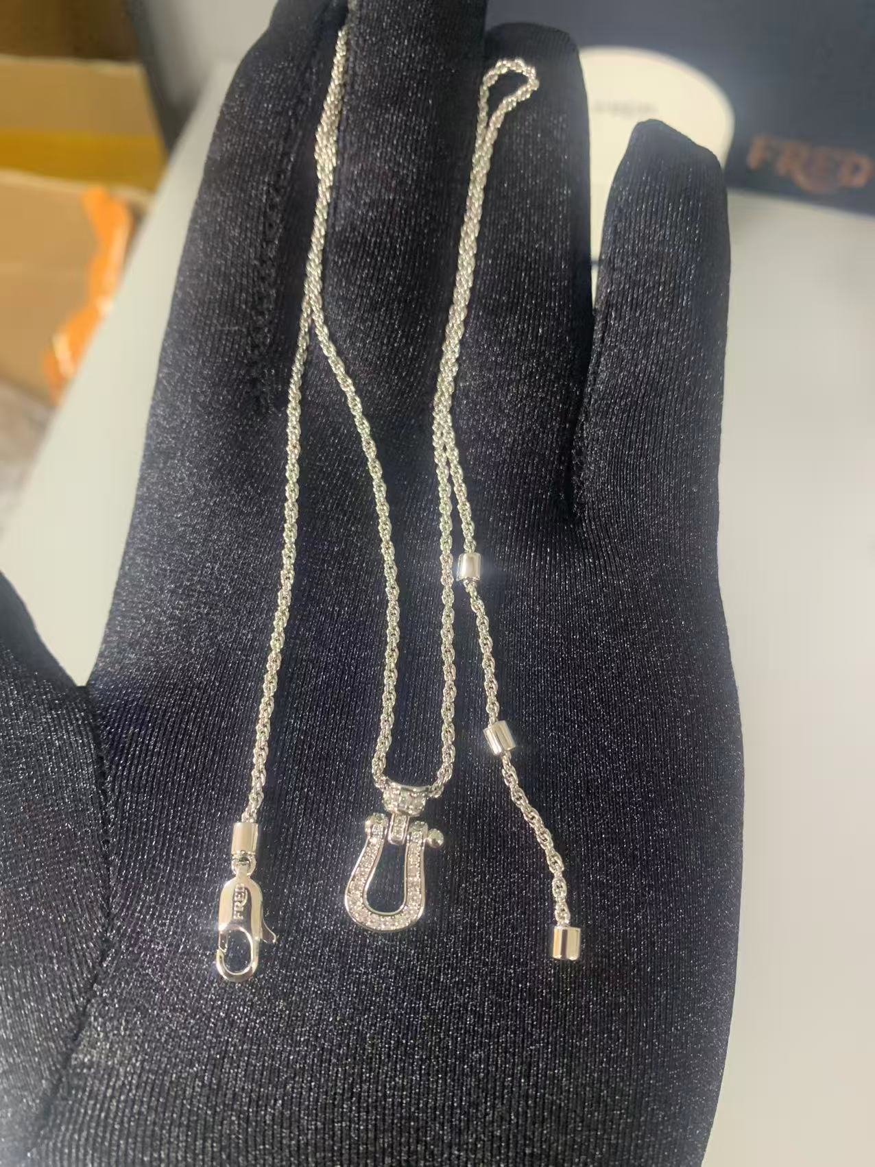 2026년 1월 20일 안*영님 프레드 포스텐 미디엄 목걸이 검품 및 출고