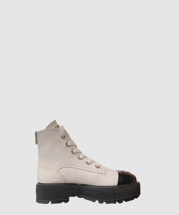 샤넬 로고 레터링 컴뱃 부츠 G45124