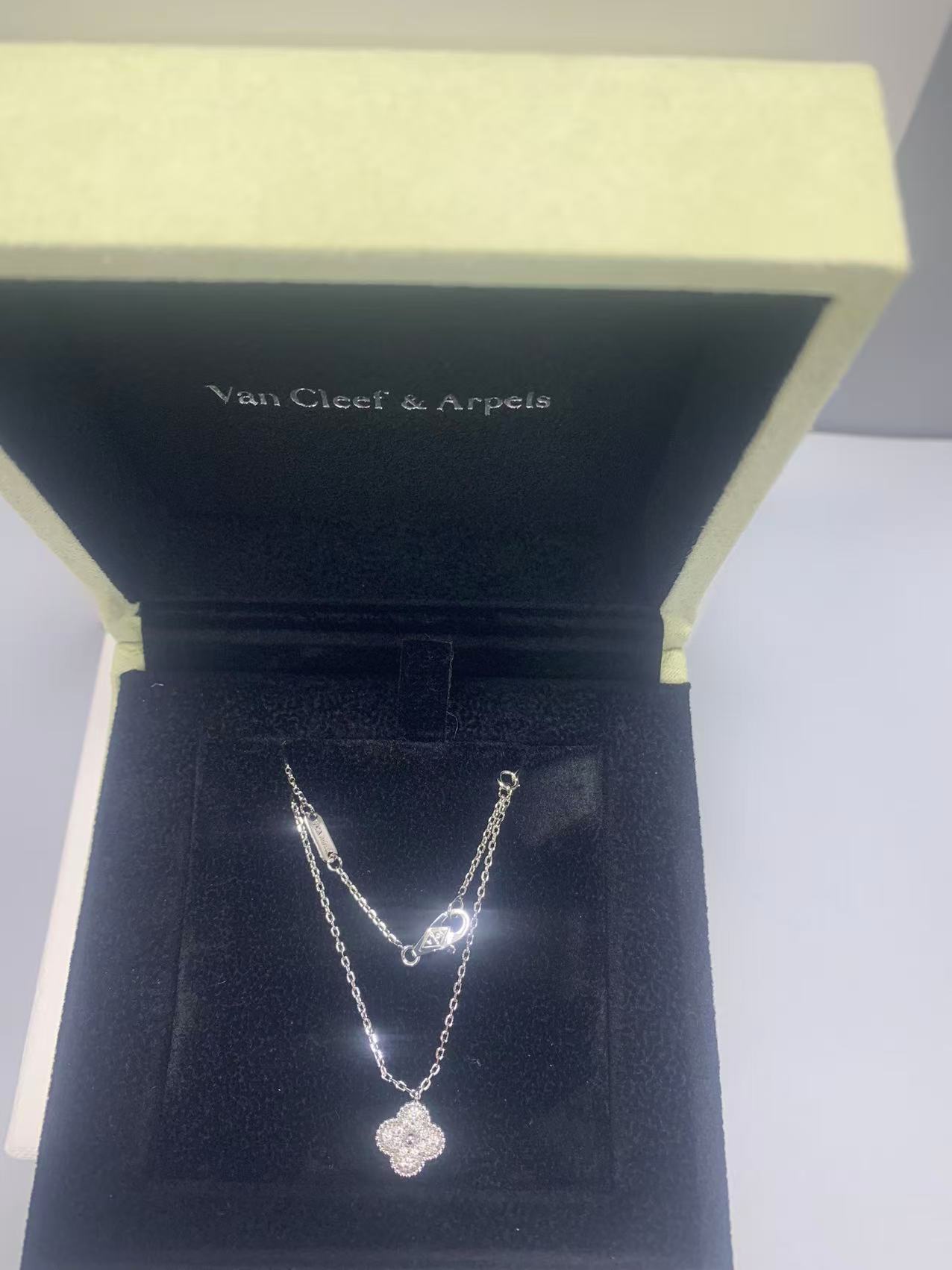 2026년 2월 26일 박*지님 반클리프 스윗 다이아 알함브라 네크리스 검품 및 출고