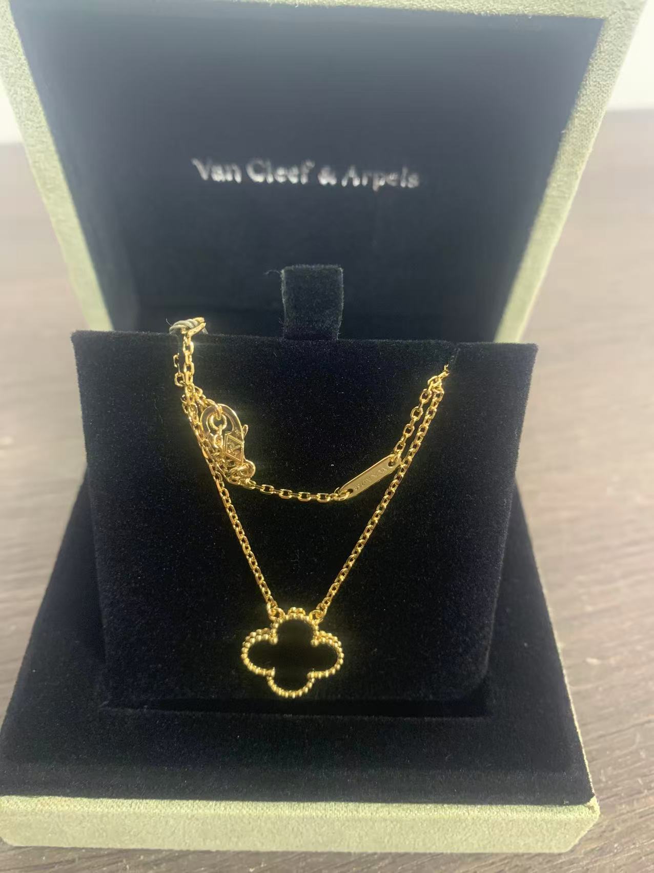 2026년 3월 24일 김*영님 반클리프 알함브라 빈티지 목걸이 검품 및 출고